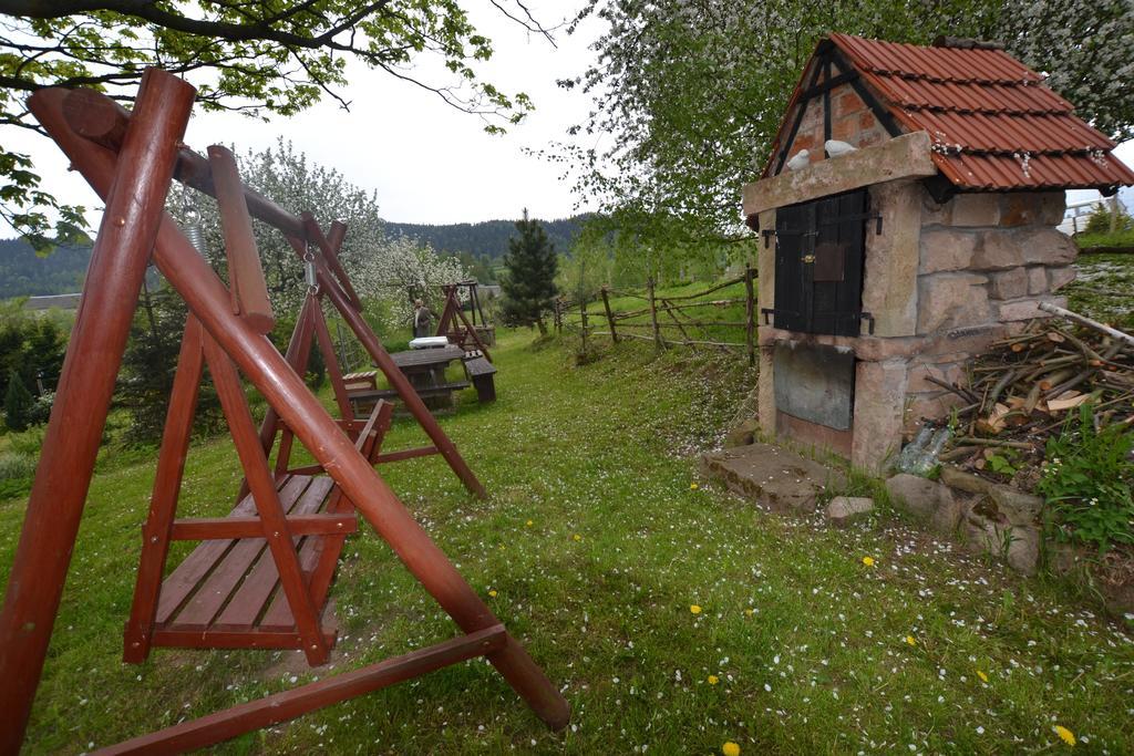 Zagroda Agroturystyczna Wiecha Mieroszow Esterno foto
