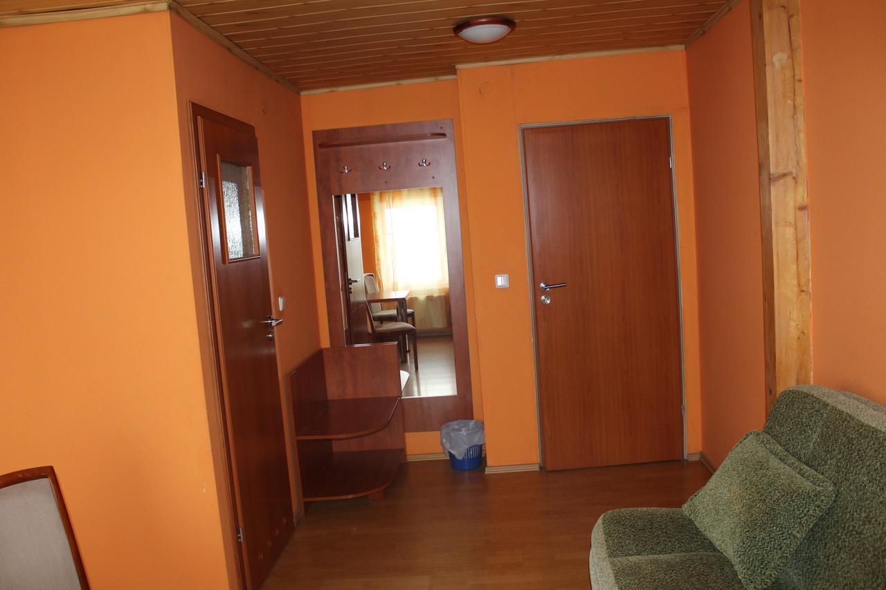 Zagroda Agroturystyczna Wiecha Mieroszow Esterno foto